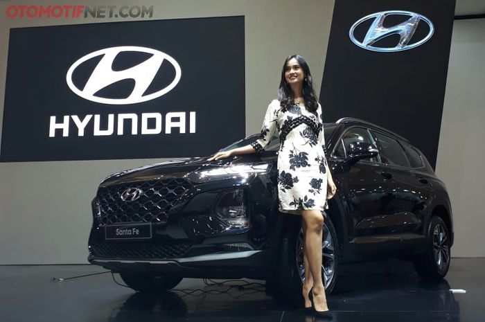 Tampilan eksterior New Hyundai Santa Fe terlihat futuristis