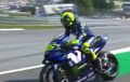 Duh Motor Valentino Rossi Mogok Di FP1 MotoGP Austria, Sampai Didorong Pakai NMAX