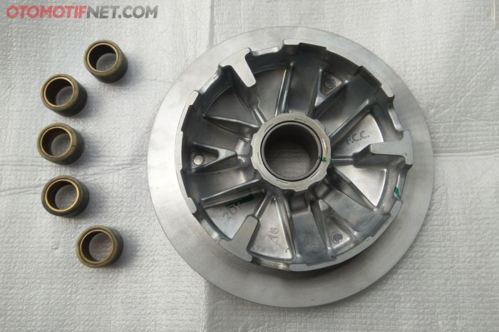 Ganti Roller motor matik lebih ringan agar mesin meih irit bensin