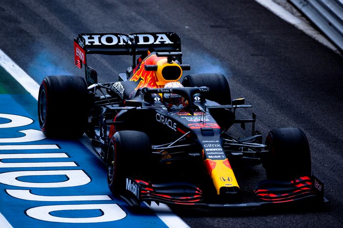 Max Verstappen menunjukkan taringnya dengan berhasil menjadi pembalap tercepat pada sesi FP3 F1 Prancis 2021
