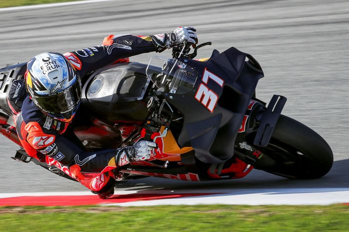 Pedro Acosta coba fairing baru KTM di tes MotoGP Barcelona