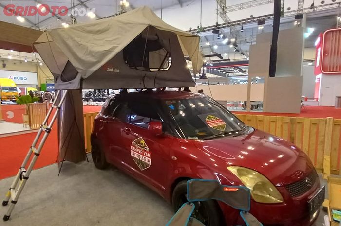 Madlife Overland menjual rooftop tent bisa buat city car dengan banderol Rp 5 jutaan