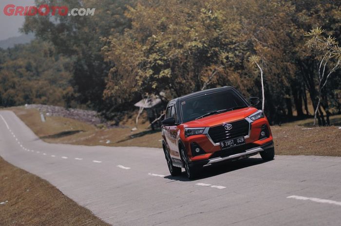 Daihatsu Rocky 1.0T R CVT ADS Two Tone Special Color 