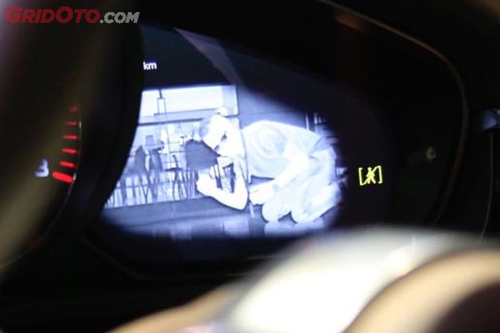 Fitur Night Vision Assist di Panamera Sport Turismo 