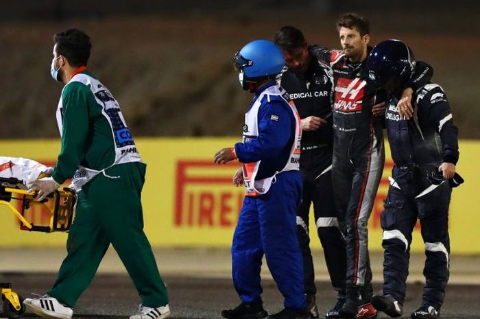 Romain Grosejan selamat dari insiden mengerikan di F1 Bahrain. 