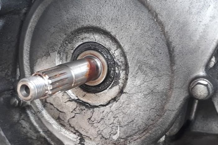 Seal kruk as jebol bikin oli masuk ke CVT