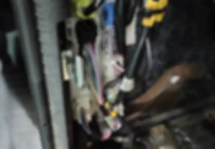 Sering Disepelekan, Ini Bahaya Soket Lampu Mobil Bekas Gosong Saat Mudik