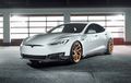 Tesla Model S Makin Dinamis Pakai Body Kit Custom dan Pelek Vossen