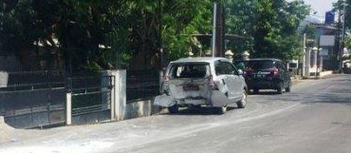 Toyota Avanza usai diterjang Hyundai Atoz di Semarang