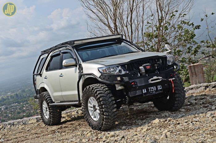 Toyota Fortuner  Disulap Jadi Penggaruk Tanah Karena 