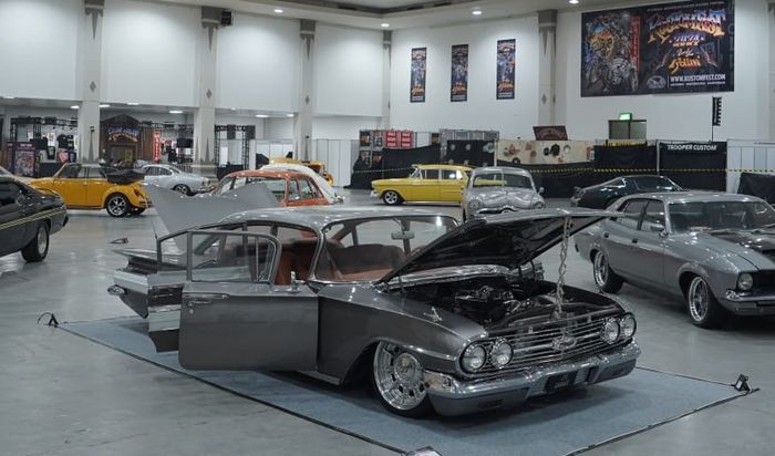 Chevy silver milik Denny Caknan yang mejeng di Kustomfest 2024