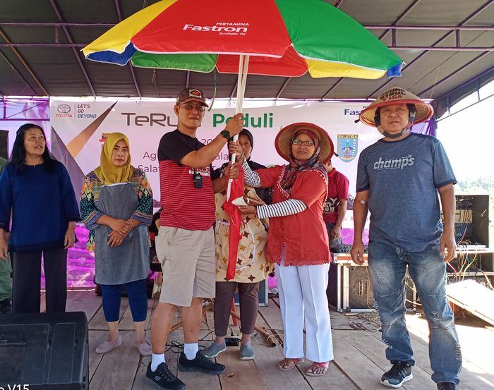 Aksi sosial yang dilakukan komunitas TeRuCi dalam ajang Silaturahmi Nasional.