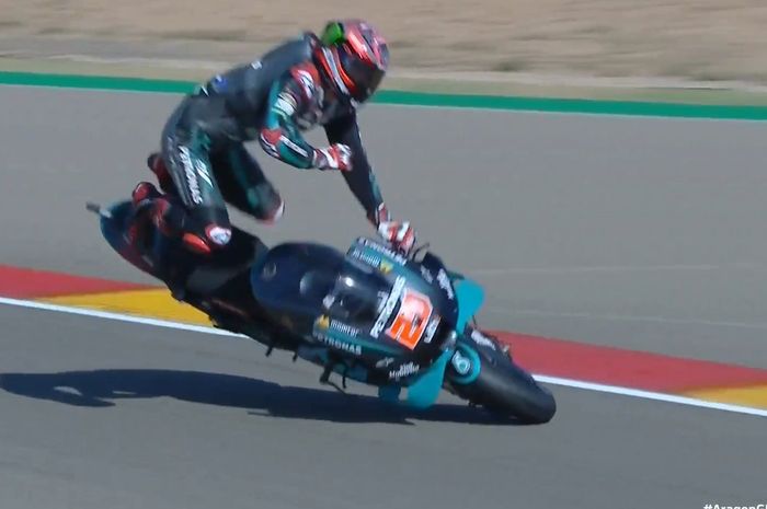 Ngeri! Fabio Quartararo mengalami  crash hebat di tikungan ke-14 saat tampil di sesi FP3 MotoGP Aragon 2020