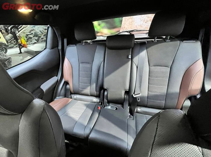 Kursi baris kedua Suzuki e VITARA