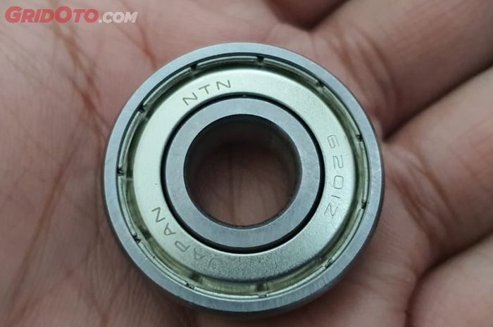 Ilustrasi bearing roda motor bekas