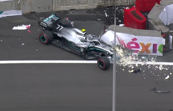 Valtteri Bottas crash ketika sedang mencoba mencatatkan waktu tercepat pada kualifikasi F1 Meksiko 2019.  