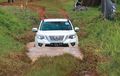 Nissan Terra VL 4x4 & 4x2 Aman 'Berenang' di Kumbangan Air, Fitur Banyak, Dukung Aksi Off-road