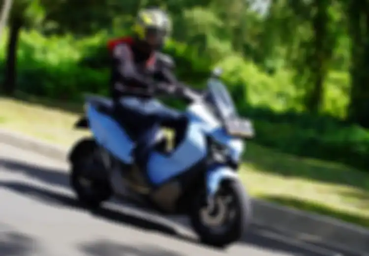 Jawara High Electric Skutik di OTOMOTIF Award 2025, Harga MAKA Cavalry Ternyata Cuma Segini