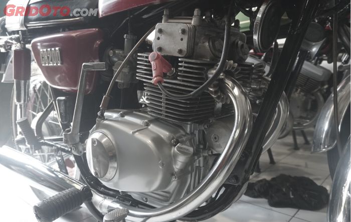 Tampilan mesin Honda CB200, bersih dan mulus