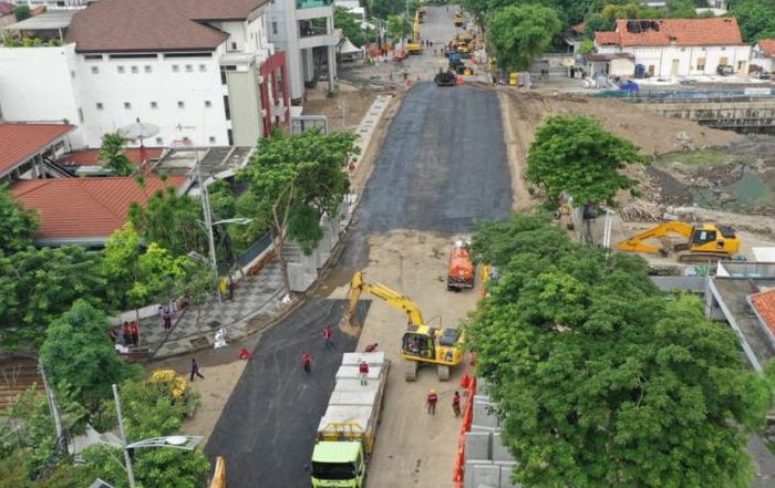 Jalan Raya Gubeng saat tahap finalisasi