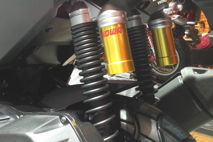 Honda ADV 150 pakai sokbreker model tabung