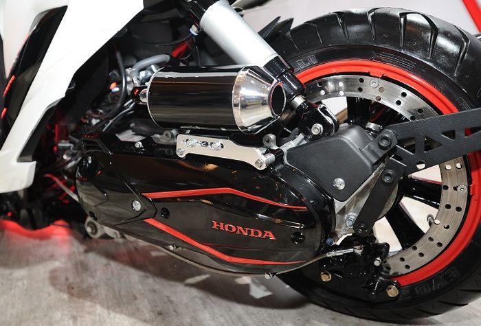 Dudukan mesin baru lebih panjang 6 inci sesuai konsep