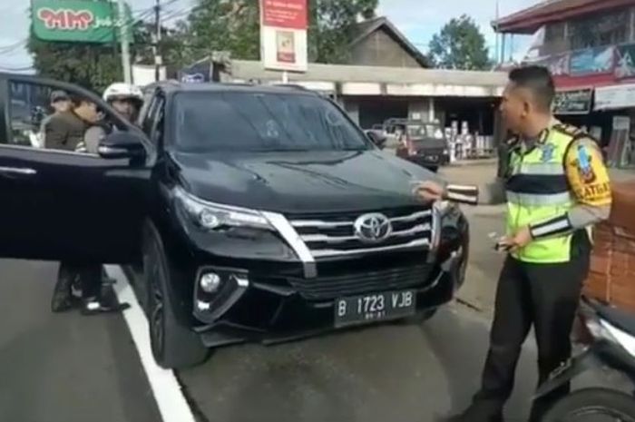 Polisi tetap menilang tuh