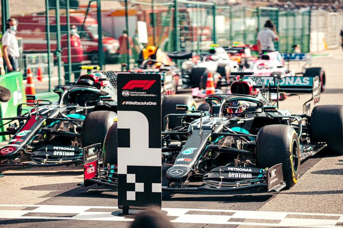 Lewis Hamilton dan Valtteri Bottas sama-sama menggunakan ban kompon medium saat mengukir waktu tercepat kualifikasi F1 Portugal 2020