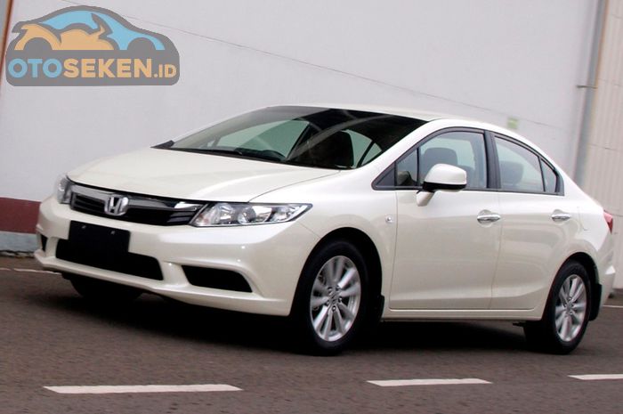 Spesifikasi dan kisaran harga Honda Civic FB seken tahun 2013.
