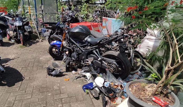 Moge alami ringsek dan menjadi bangkai di Satlantas Polres Jakarta Timur