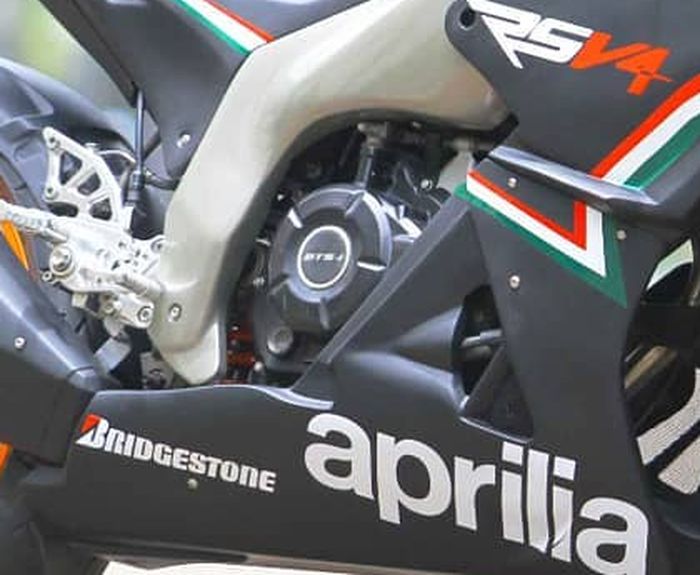 Aprilia RSV4 dengan bahan dari motor India, sempat nggak nyangka kalau nggak lihat emblemnya