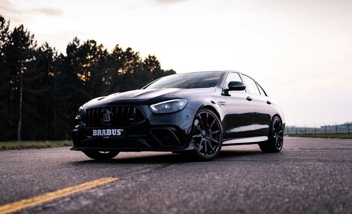 Mercedes-AMG E63 garapan Brabus punya ouput 789 dk dan torsi 1.000 Nm