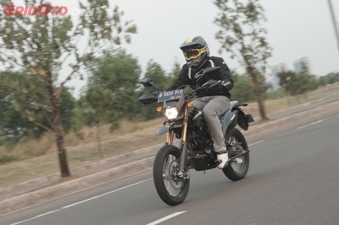 Anti Mainstream Begini Kesan Pakai Kawasaki D Tracker 150 Buat Harian Gridoto Com