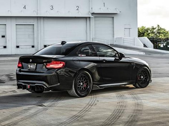 Modifikasi BMW M2 pasang pelek HRE Classic 300 ukuran 20 inci