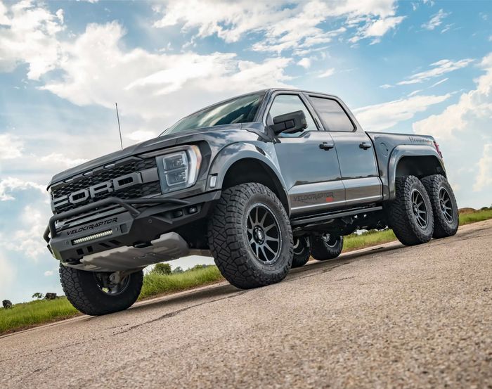 Modifikasi Ford F-150 Raptor VelociRaptor 6x6 dibekali mesin bertenaga 558 dk