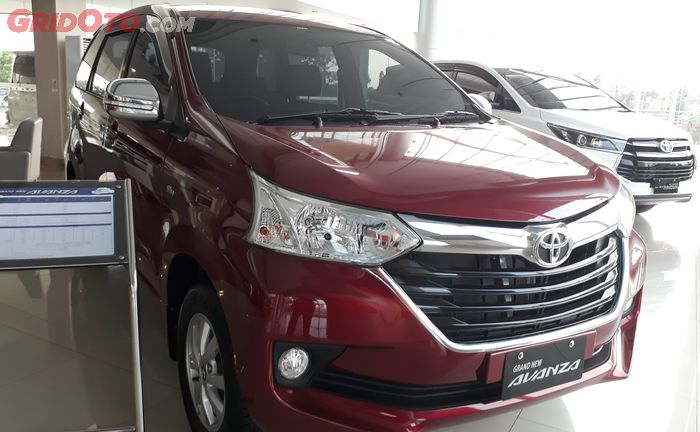 Ilustrasi Toyota Avanza di dealer Auto2000