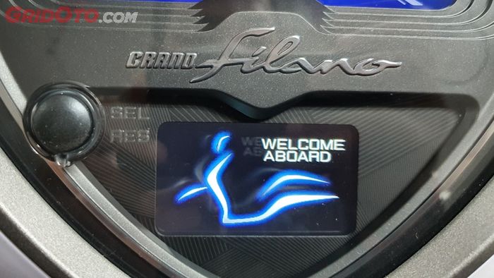 Layar TFT pada speedometer Yamaha Grand Filano Hybrid