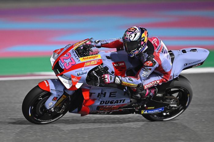 Enea Bastianini berhasil menyelamatkan wajah Ducati sekaligus meraih kemenagan pertamanya di MotoGP Qatar 2022