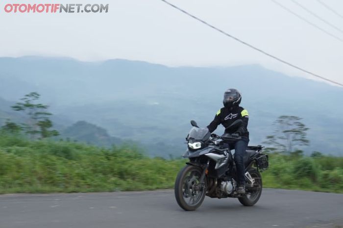 BMW F750 GS Harga Melonjak Andalkan Fitur Canggih Kini Tembus Rp