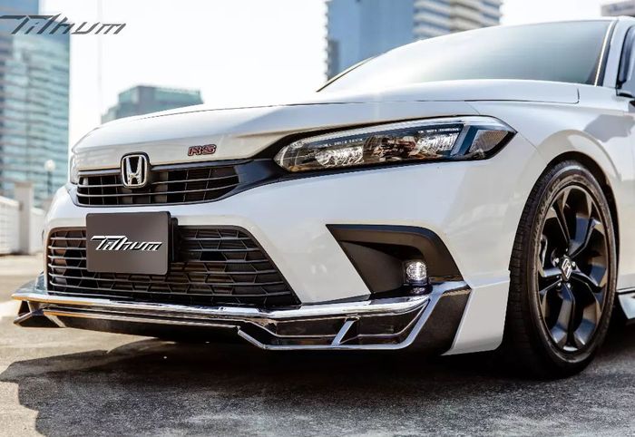 Tampilan depan modifikasi All New Honda Civic RS pakai body kit Tithum