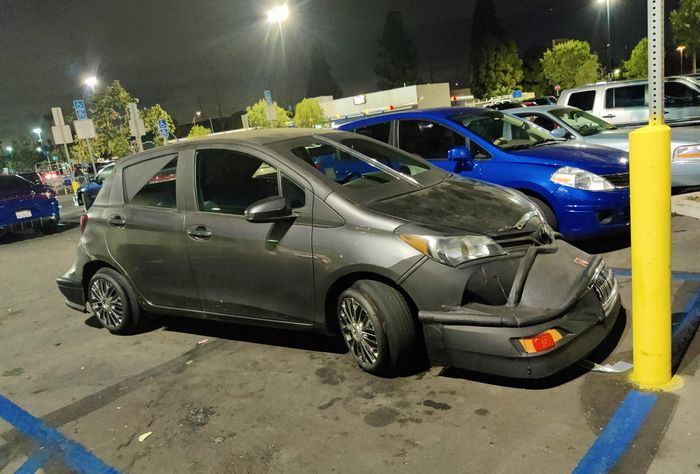 Modifikasi Toyota Yaris buruk rupa jadi dower depan belakang