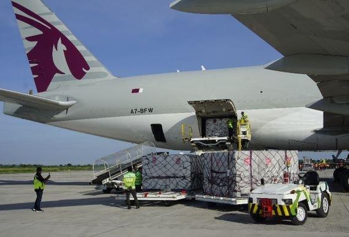 Dua pesawat kargo jenis Boeing 777 Freighter yang membawa logistik WSBk Indonesia 2022 telah tiba di Lombok