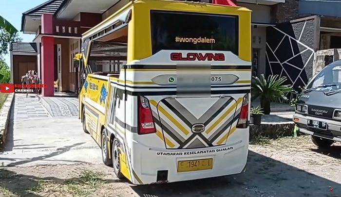 Suzuki Carry Futura dimodif jadi odong-odong berwujud bus tronton