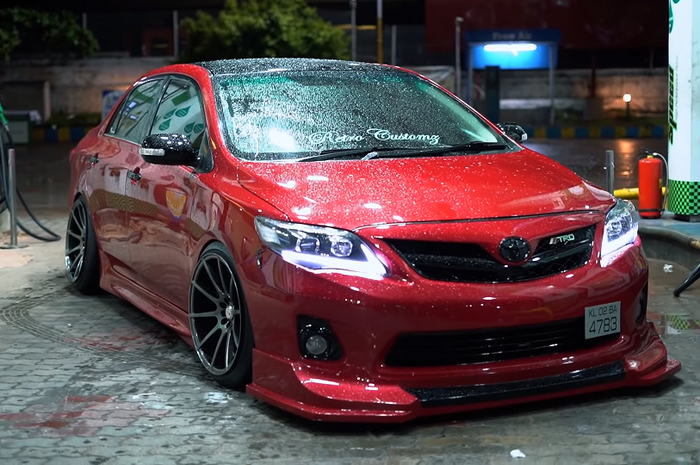 Modifikasi Toyota Corolla Altis hasil garapan bengkel India, Retro Custom