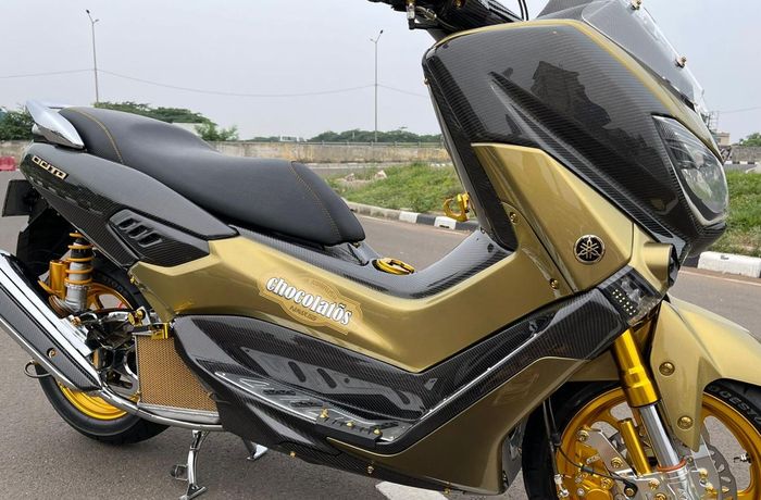 Bodi Yamaha NMAX full karbon kevlar plus custom warna gold dan livery custom
