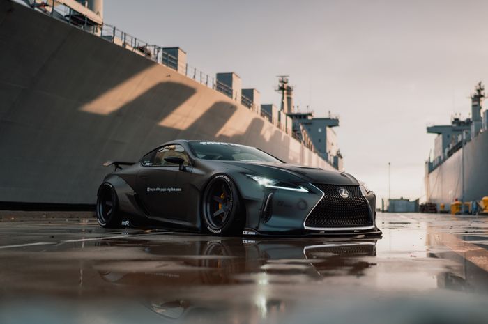 Modifikasi Lexus LC500 pakai body kit Liberty Walk