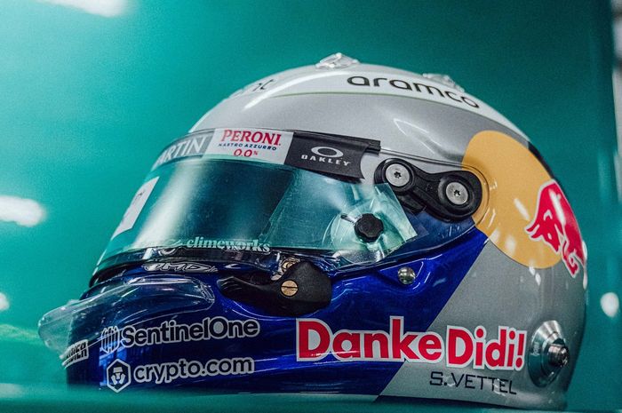 Sebastian Vettel luce casco especial en F1 México 2022, homenaje a Dietrich Mateschitz