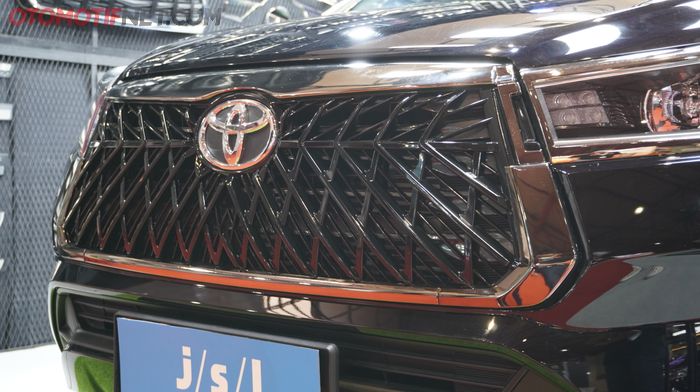 Panel Cover Black Chrome untuk Lis Grille Toyota Innova dari JSL