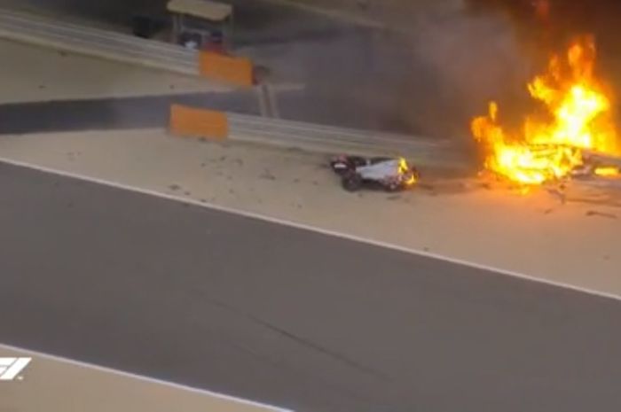 Kondisi mobil Romain Grosjean setelah menabrak dalam kecepatan 221 km/jam