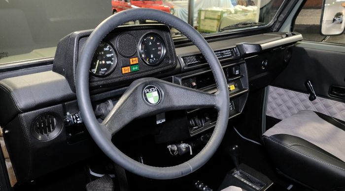 Puch G dimodifikasi Lorinser-Classic menjadi motorhome 